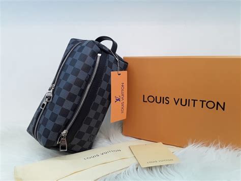 lv çanta erkek|Louis Vuitton Erkek Çanta Modelleri, Fiyatları .